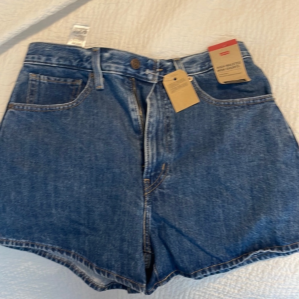 Levi shorts. Size 30. NWT.